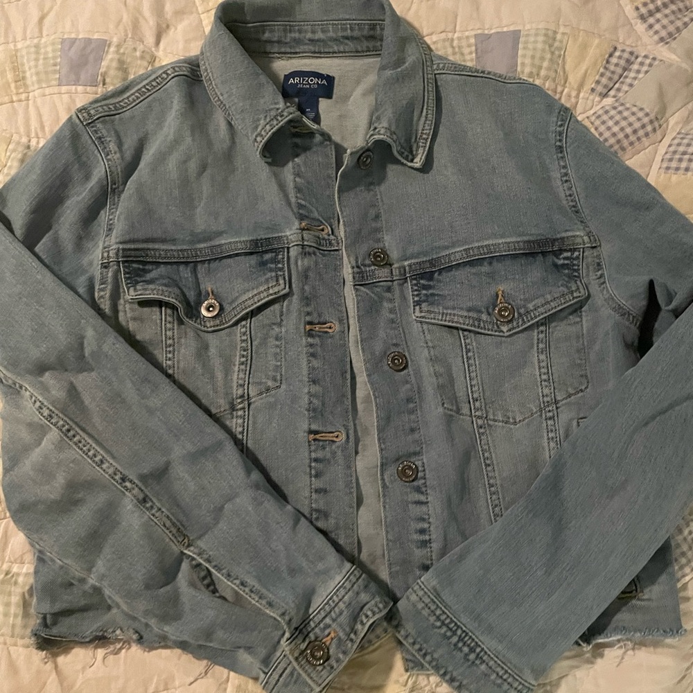 Arizona Jean Company Denim cropped frayed jacket size medium